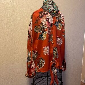 Umgee | medium | tie front blouse with v-neck